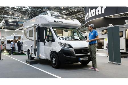 wohnmobil, außen, Teilintegriert, Messe, Mann wohnmobil, außen, Teilintegriert, Messe, Mann