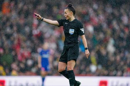 Welch wird erste Schiedsrichterin in der Premier League Welch wird erste Schiedsrichterin in der Premier League