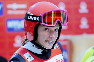 Schmid 13.: Skispringerinnen kommen nicht in Schwung