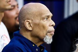 Nach Sturz: Abdul-Jabbar an gebrochener Hüfte operiert