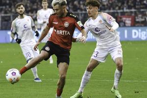 St. Pauli strauchelt - Kiel Zweitliga-Herbstmeister