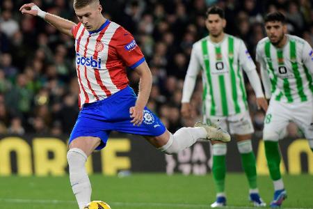 Real siegt trotz Nacho-Rot - Girona verliert Platz eins Real siegt trotz Nacho-Rot - Girona verliert Platz eins