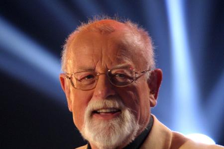 Ein Engländer mit gigantischem Erfolg in Deutschland: Die sanften Klänge von Roger Whittaker wurden weltweit geschätzt, aber ganz besonders hierzulande. Der Sänger wurde 87 Jahre alt.