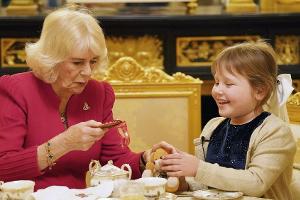 Royale Tee-Party: Camilla lädt blindes Mädchen und ihre Familie ein