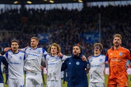 Platz 17: FC Schalke 04 - 22 Punkte aus 19 Spielen (22:39 Tore)