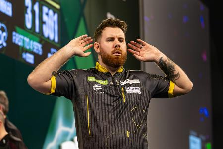 Darts-WM: Williams sorgt mit Weltkriegsvergleich für Skandal Darts-WM: Williams sorgt mit Weltkriegsvergleich für Skandal