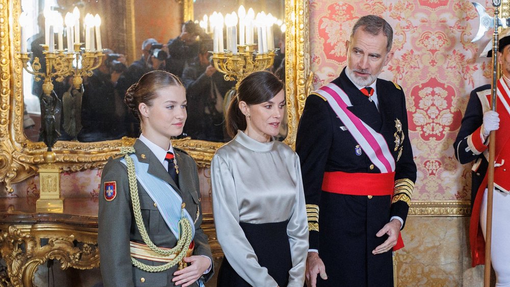 Leonor von Spanien gibt Debüt bei militärischer NeujahrsParade