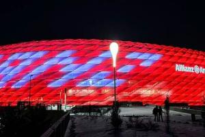"Danke Franz" - Bayern-Arena strahlt für Beckenbauer