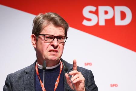 Der sozialdemokratische Außenpolitiker Ralf Stegner nannte den Schritt 