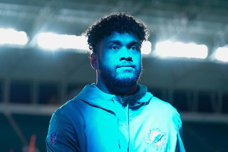 Dolphins in der Kältekammer: Keine Handschuhe für Tagovailoa Dolphins in der Kältekammer: Keine Handschuhe für Tagovailoa