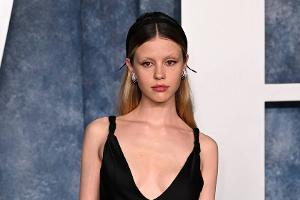 Schauspielerin Mia Goth wegen Gewalt am Filmset verklagt