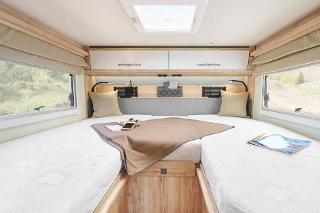 Eura Mobil Xtura Teilintegrierter Bett