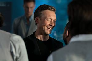 "Tatort Pyramide": Warum verfallen Menschen Verführern wie Komann?