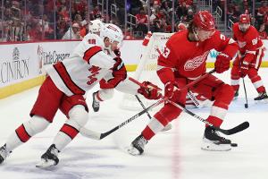 NHL: Seider mit Detroit auf Play-off-Kurs