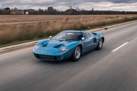 Ford GT 40 Mk I road car (1966)