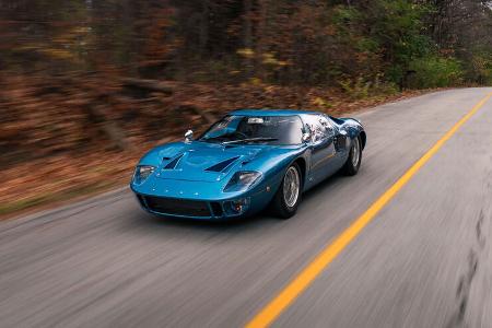 Ford GT 40 Mk I road car (1966)