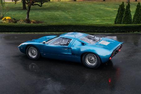 Ford GT 40 Mk I road car (1966)