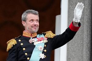 Königlicher Kuss: Frederik X. neuer König von Dänemark