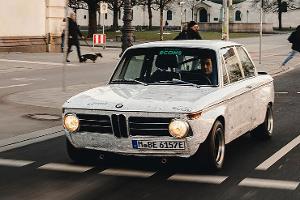 Dieser BMW 2002 fährt elektrisch