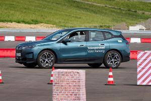 Dein BMW parkt ferngesteuert ein