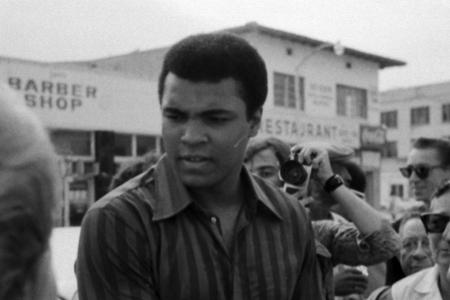 Muhammad Ali auf den Spuren von Lucky Luke - 'Ich bin so schnell, als ich letzte Nacht das Licht in meinem Hotelzimmer ausgemacht habe, war ich im Bett, ehe es dunkel war.'