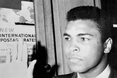 Muhammad Ali vor dem Fight mit Floyd Patterson 1965 - 'Ich werde ihn so übel schlagen, dass er einen Schuhanzieher braucht, um seine Mütze aufzusetzen.'