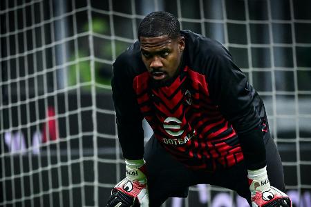 Rassistische Gesänge: Milan-Spiel unterbrochen Rassistische Gesänge: Milan-Spiel unterbrochen