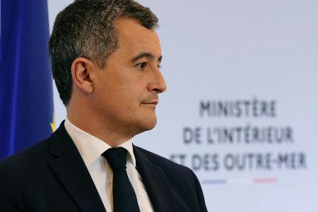 Olympisches Feuer wird von 100 Polizisten begleitet Olympisches Feuer wird von 100 Polizisten begleitet