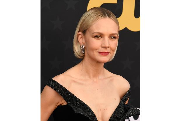 ...Carey Mulligan an, die für die weibliche Hauptrolle in 'Maestro' nominiert wurde. Der Netflix-Streifen ist ebenfalls auf der Nominierungsliste als bester Film.
