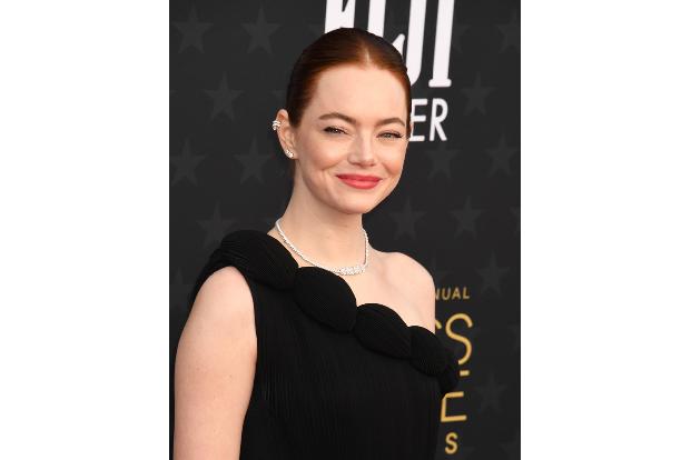 Auch Emma Stone darf sich für den schon jetzt als Kultfilm gehandelten Streifen 'Poor Things' Hoffnung machen, der auch als bester Film nominiert ist, ebenso wie...