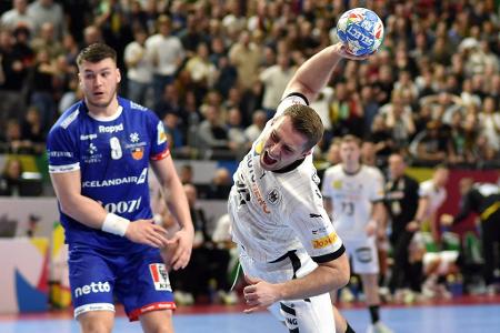 Noten und Einzelkritik zu Deutschland vs. Island - Die deutsche Handball-Nationalmannschaft startet mit einem 26:24-Sieg gegen Island in die Hauptrunde. In einem wahren EM-Krimi wussten vor allem eine bärenstarke Abwehr und ein sensationeller Andreas Wolff zu überzeugen. Alle DHB-Stars in der Einzelkritik: Noten und Einzelkritik zu Deutschland vs. Island - Die deutsche Handball-Nationalmannschaft startet mit einem 26:24-Sieg gegen Island in die Hauptrunde. In einem wahren EM-Krimi wussten vor allem eine bärenstarke Abwehr und ein sensationeller Andreas Wolff zu überzeugen. Alle DHB-Stars in der Einzelkritik: