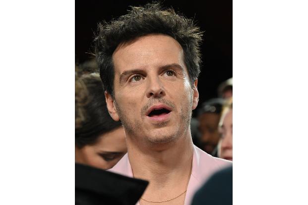 …'All Of Us Strangers' zu sehen. In der schwulen Love-Story mit mystischen Momenten spielt er an der Seite von Andrew Scott, der als ‘Sherlock’-Gegenspieler Moriarty bekannt wurde und als 'heißer Prie ...