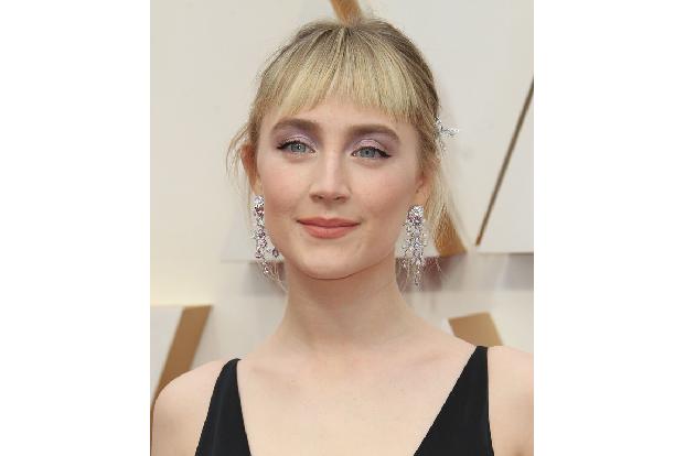 …Saoirse Ronan, die bereits viermal für einen Oscar nominiert war: Zum ersten Mal im zarten Alter von 13 Jahren für ihre Rolle in ‘Abbitte’, danach für ‘Brooklyn – Eine Liebe zwischen zwei Welten’, ‘Little Women’...