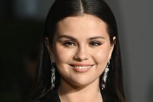 "Die Zauberer vom Waverly Place": Selena Gomez posiert mit Co-Stars