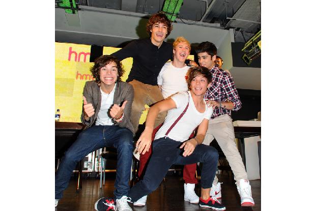 Der große Durchbruch gelang Harry 2010 in der britischen Talentshow 'The X Factor'. Dort trat er gemeinsam mit Niall Horan, Liam Payne, Louis Tomlinson und Zayn Malik als One Direction auf, ihr Mentor ...