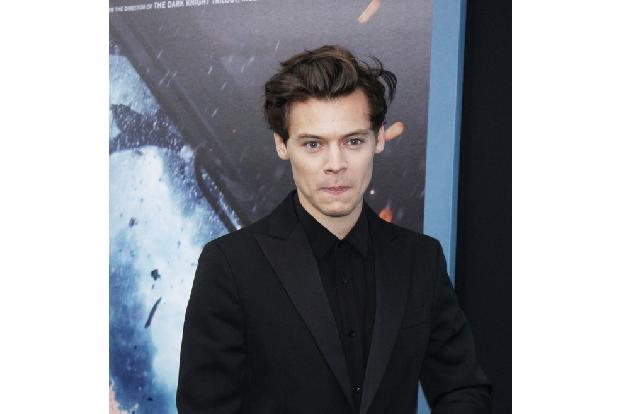 2016 dann das Aus: Obwohl sich die Band offiziell nie trennte, ging man in eine mittlerweile acht Jahre andauernde Auszeit, und niemand hat diese Zeit besser genutzt als Harry Styles. Er nahm umgehend ...