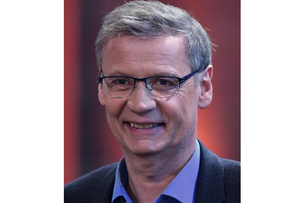 …sind bereits Fälle bekannt, in denen Promis angeblich Investment-Fonds oder Bitcoin empfehlen: Unter anderem wurde mit Bildern vonDieter Bohlen, Günther Jauch und Thomas Gottschalk geworben.