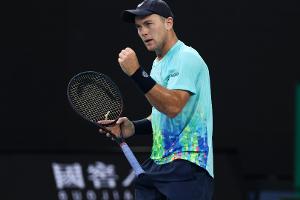 Davis Cup: Koepfer gewinnt Auftaktmatch, Struff verliert