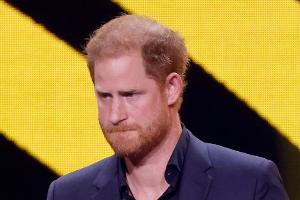 Prinz Harry reist ohne Meghan zu seinem krebskranken Vater