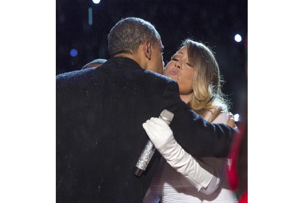 Mariah Carey hatte eine exklusive Einladung zur Amtseinführung von Präsident Obama. Doch als ihr klar wurde, dass sie nicht auf der Bühne neben Barack und Michelle stehen würde, sondern neben anderen ...