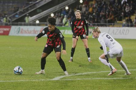 Pokal-Achtelfinale: Frankfurt schlägt Freiburg Pokal-Achtelfinale: Frankfurt schlägt Freiburg