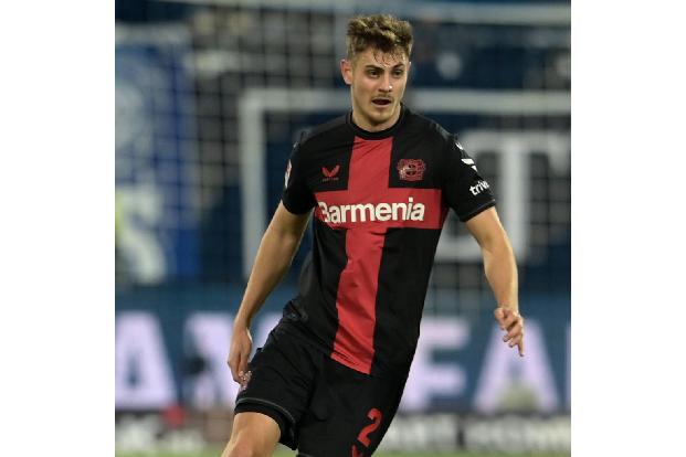 MITTELFELD: Josip Stanisic - Note: 1,5 - Machte gegen seinen eigentlichen Arbeitgeber ein bärenstarkes Spiel. Traf in bester Frimpong-Manier am zweiten Pfosten eiskalt zur Führung (18.). Arbeitete mit starker Zweikampfführung auf der Außenbahn defensiv ansonsten alles weg.