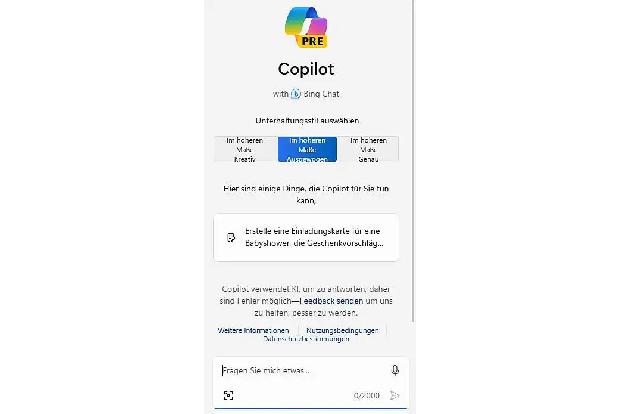 Das Fenster, in dem der Copilot angezeigt wird, gehört zu den Neuerungen der kommenden Windows-Version. In der Vorabversion lässt er sich schon jetzt testen.