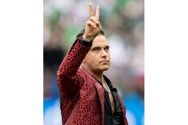 Robbie Williams, der am 13. Februar 50 wird, ist noch immer ein großer Name, doch die Zeiten, in denen der Sänger vor Hunderttausenden spielte, sind mittlerweile vorbei. Das dürfte niemanden mehr freuen als den Star selbst. Robbie Williams, der am 13. Februar 50 wird, ist noch immer ein großer Name, doch die Zeiten, in denen der Sänger vor Hunderttausenden spielte, sind mittlerweile vorbei. Das dürfte niemanden mehr freuen als den Star selbst.