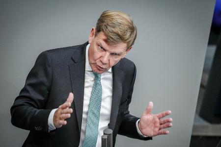 Doch auch dem für Außen und Verteidigung zuständigen Fraktionsvize Johann Wadephul werden gute Chancen auf das Ministeramt eingeräumt.
