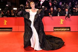 Sharon Stone legt Glamour-Auftritt auf der Berlinale hin