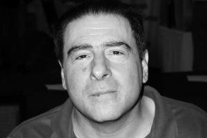 Herzinfarkt nach OP: Schauspieler Tony Ganios stirbt mit 64 Jahren