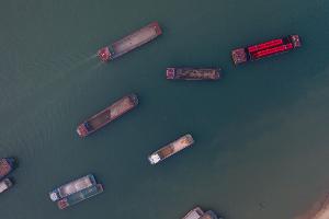 Schiff bringt Brücke in China zum Einsturz - zwei Tote