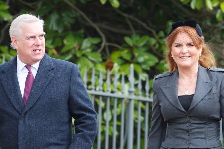 Prinz Andrew besucht mit Sarah Ferguson Gedenkfeier in Windsor Prinz Andrew besucht mit Sarah Ferguson Gedenkfeier in Windsor