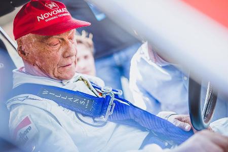Die besten Sprüche von Formel-1-Legende Niki Lauda - Am 20. Mai 2019 verstarb Niki Lauda. Am Donnerstag hätte die Formel-1-Legende ihren 75. Geburtstag gefeiert. Hier kommen die besten und witzigsten Sprüche des meinungsstarken Österreichers: